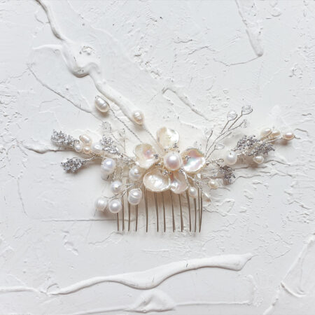 Extravagant Pearl Flower Haircomb - White Silver
