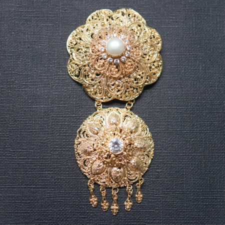 Kartini Brooch - 18k Yellow Gold, White Diamond