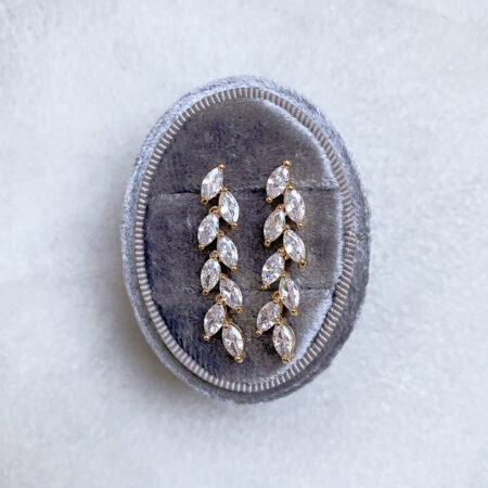 Simple Marquise Drop Earrings - 18k Yellow Gold (Needle)