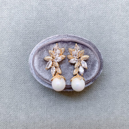 Tiffany Earrings - 18k Yellow Gold, White Pearl (Clip)