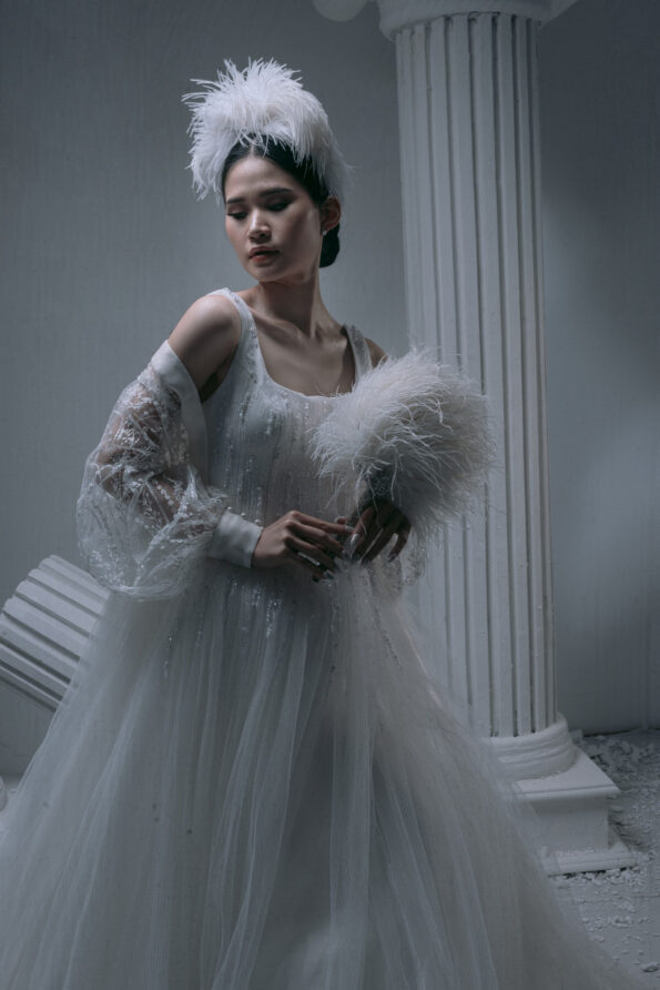 HMV-202000008-Burlesque-White-Headband-White-4