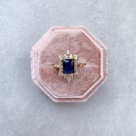 Vintage Hourglass Ring - 18k Yellow Gold, Sapphire