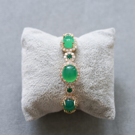 Superior Triple Oval Jade Emerald Bangle - 18k Yellow Gold