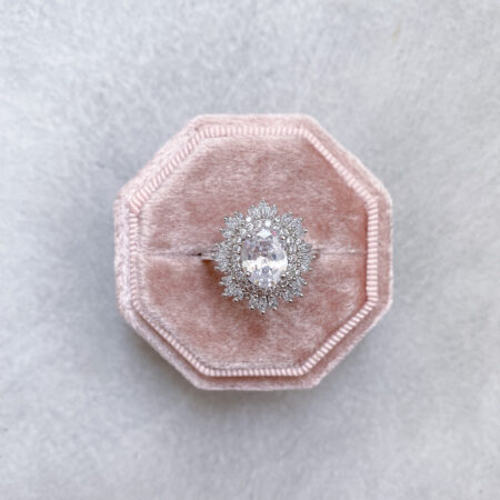 Vintage Oval Ring - Rhodium White Gold, White Diamond