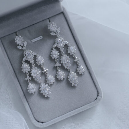 Extraordinaire Earrings - Rhodium White Gold, White Diamond