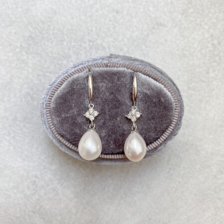 Shiny Dangling Oval Pearl Earrings - Rhodium White Gold, White Pearl