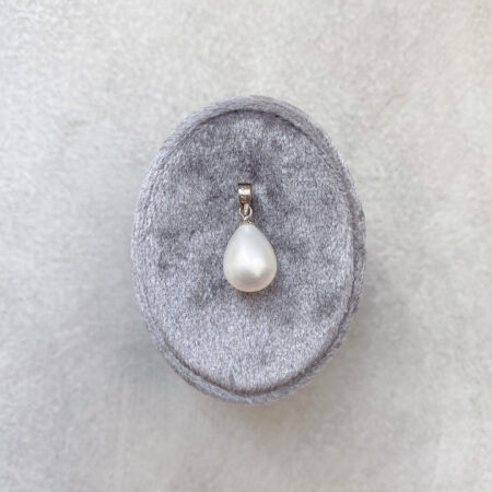 Solitaire Teardrop Pearl Medium Pendant - Rhodium White Gold, White Pearl