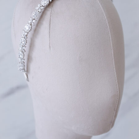 Oval Halo Garden Crown - Rhodium White Gold