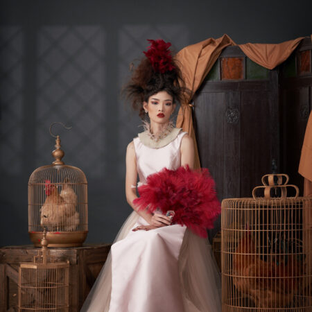 Crimson Rooster Feather Fan - Gold