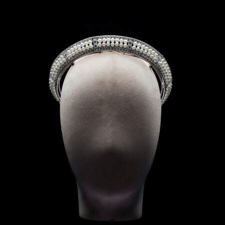 Curved Pearl Crown - Rhodium White Gold