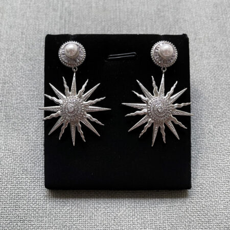 Pearly Sun Rays Earrings - Rhodium White Gold, White Pearl
