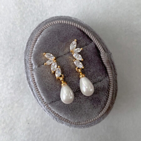 Scenery Earrings - 18k Yellow Gold, White Pearl