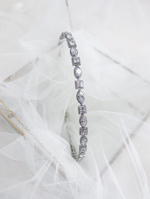 vCj49xiwK_8Bje72-uZ-t4FbCjC1MfM5nbv5ZyQ3SuA