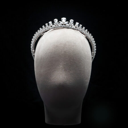 Simple Pear Crown - Rhodium White Gold