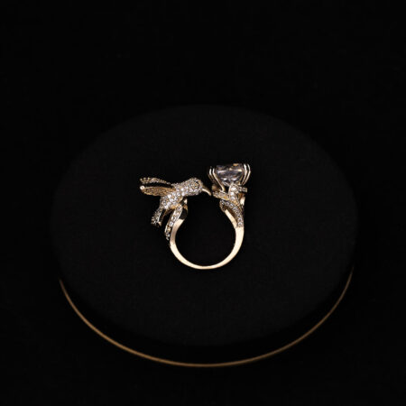 Bird Cushion Ring - 18k Yellow Gold