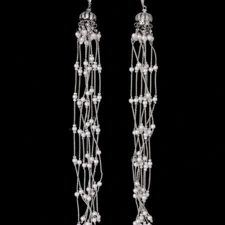 Hobeika Pearl Chain Earclip - White Gold, White Pearl (1 pair)